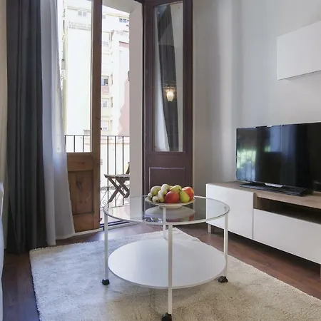 Tendency - Sagrada Familia Apartman *